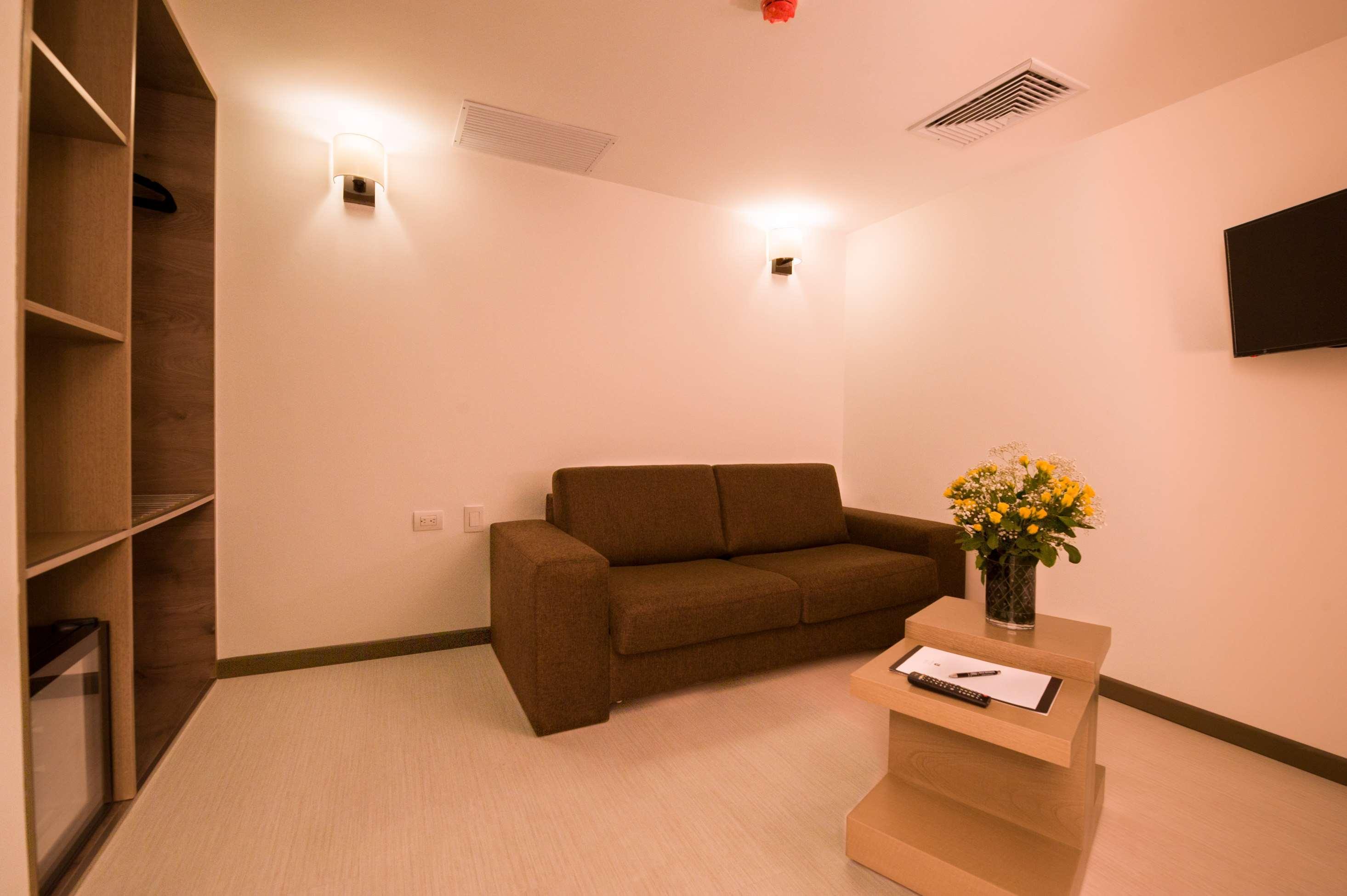 Best Western Posada Royale Hotel & Suites Simi Valley Dış mekan fotoğraf