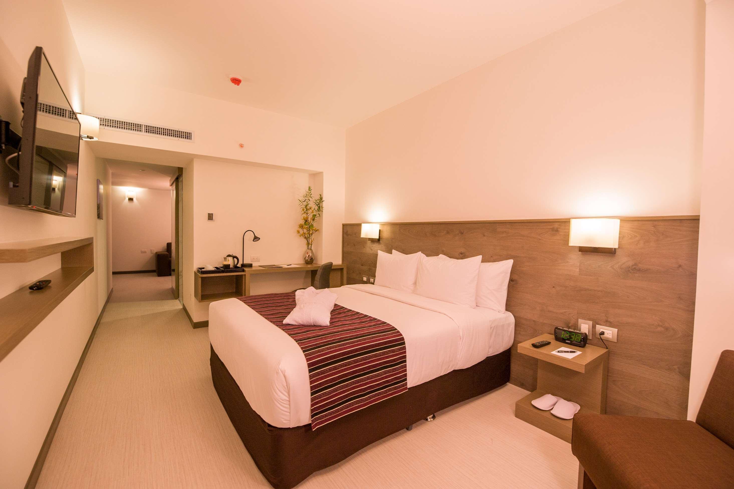 Best Western Posada Royale Hotel & Suites Simi Valley Dış mekan fotoğraf
