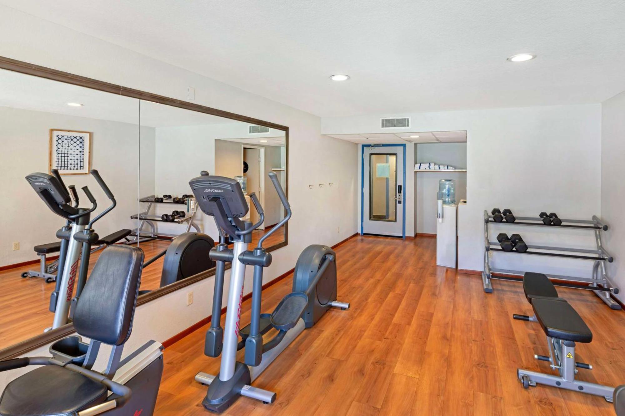 Best Western Posada Royale Hotel & Suites Simi Valley Dış mekan fotoğraf