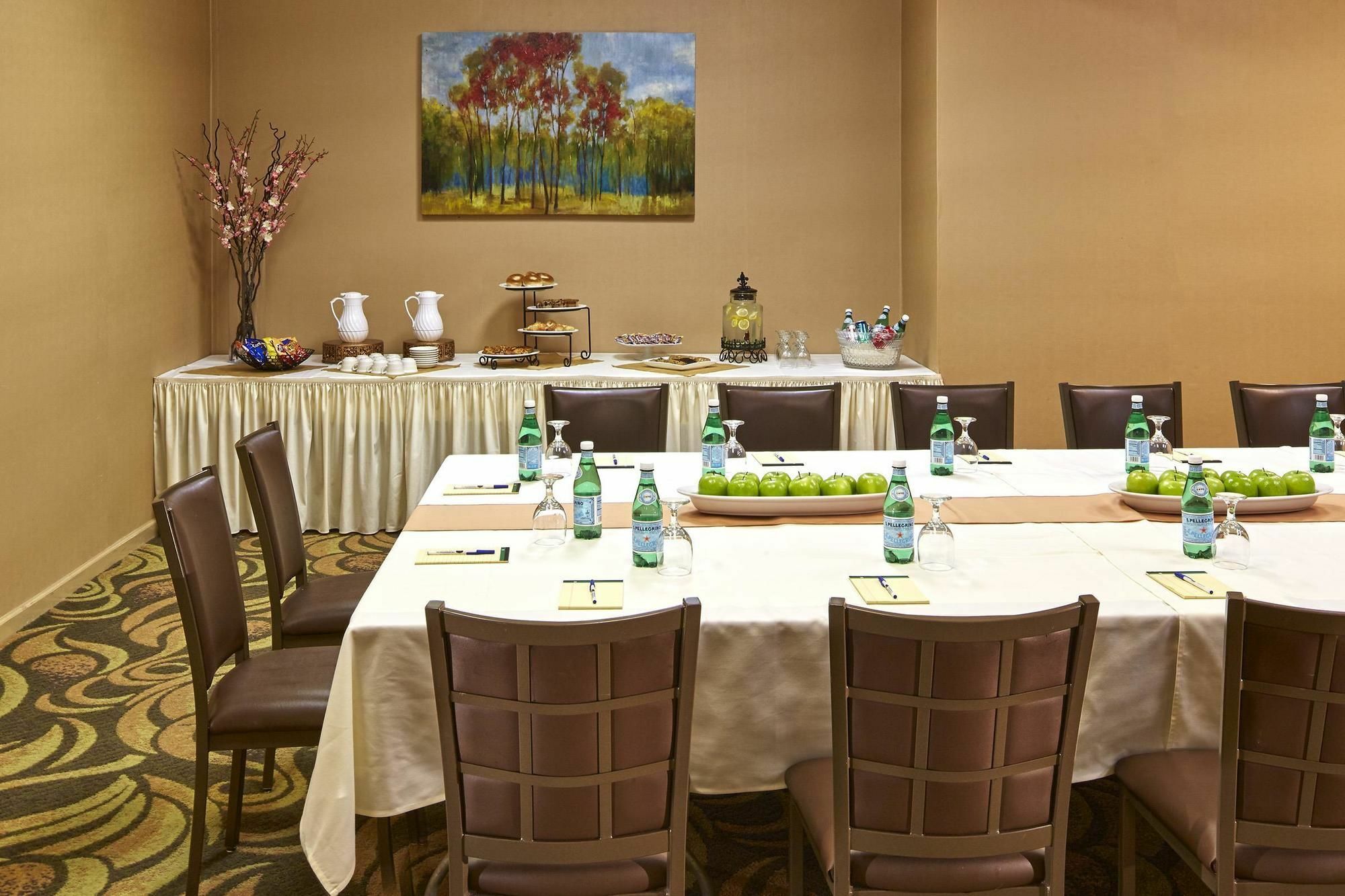 Best Western Posada Royale Hotel & Suites Simi Valley Dış mekan fotoğraf